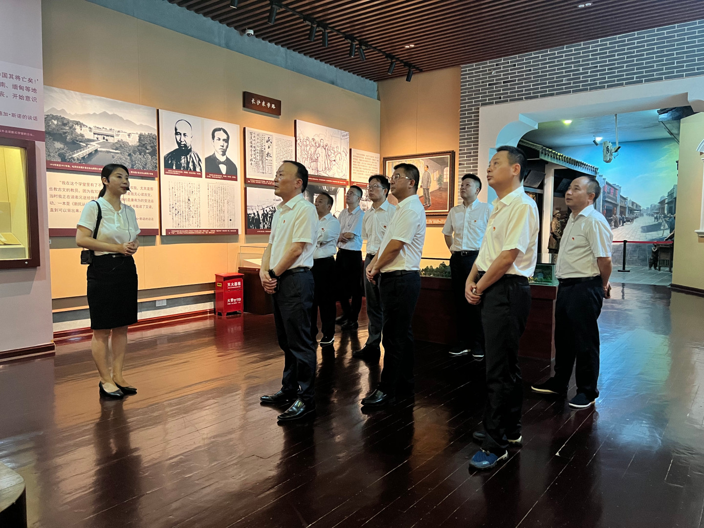 公司黨委理論學(xué)習(xí)中心組開展第7次集體學(xué)習(xí)暨“不忘初心、牢記使命”主題黨日活動(dòng)